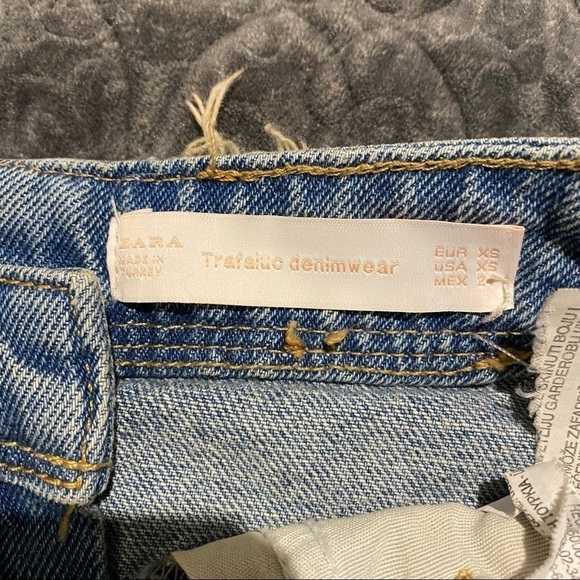 ZARA EMBROIDERED
ASYMMETRIC DENIM SKIRT
SIZE XS - Picture 6 of 8